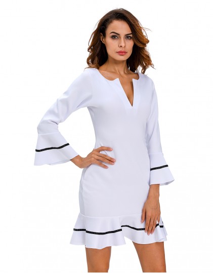 Rochie cu Maneci Clopot si Volanas Rochie cu Maneci Clopot si Volanas